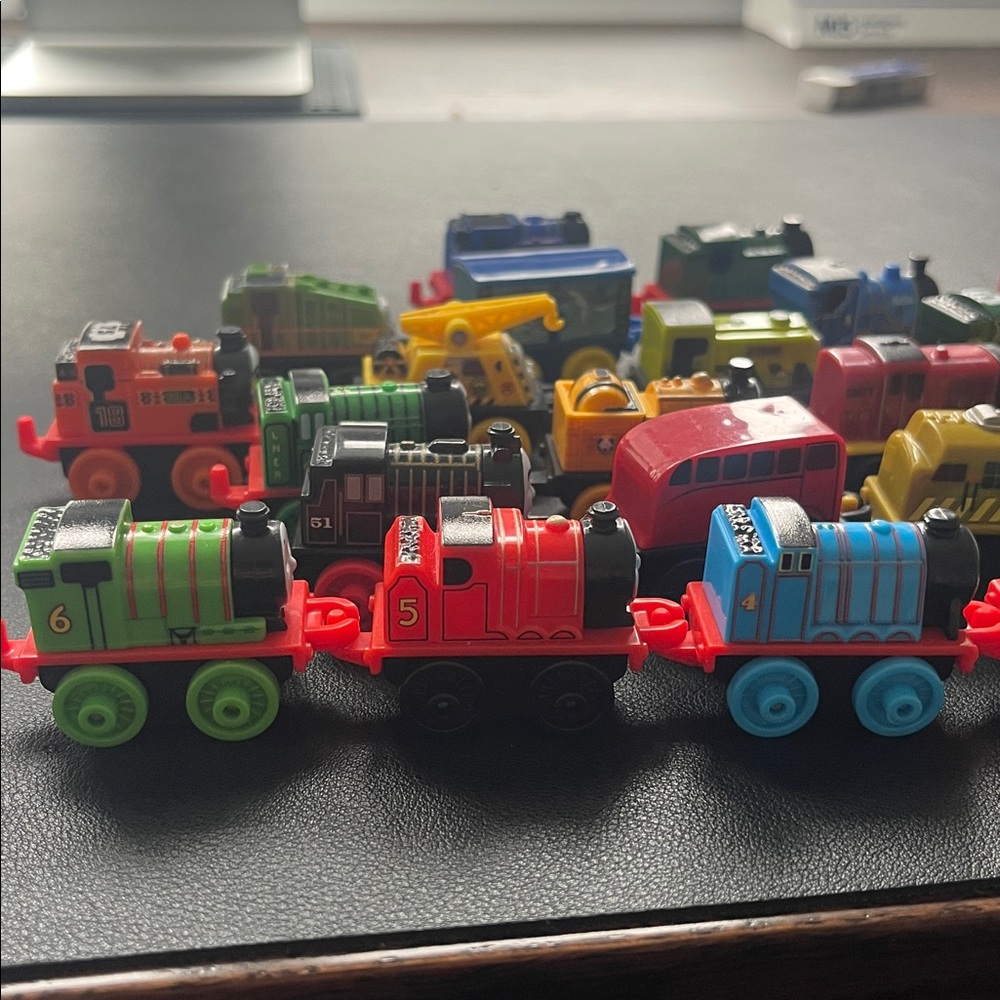 Thomas & Friends Rare Mini Train Collection - Picture 4 of 6